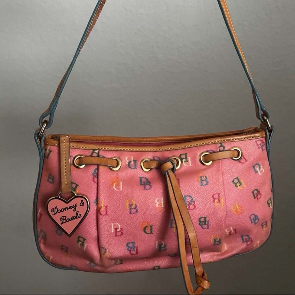 Gorgeous vintage Y2K Dooney & Bourke bag in bubblegum pink